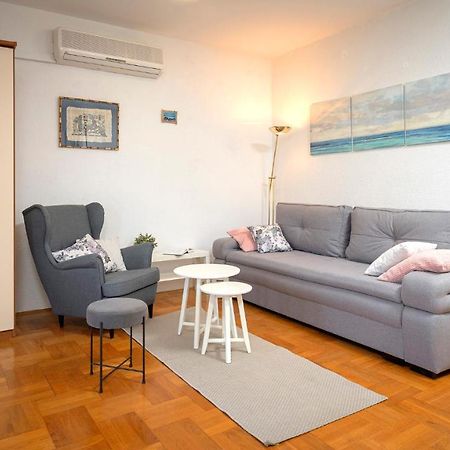 Apartment Nela Kalina Jelsa  Extérieur photo