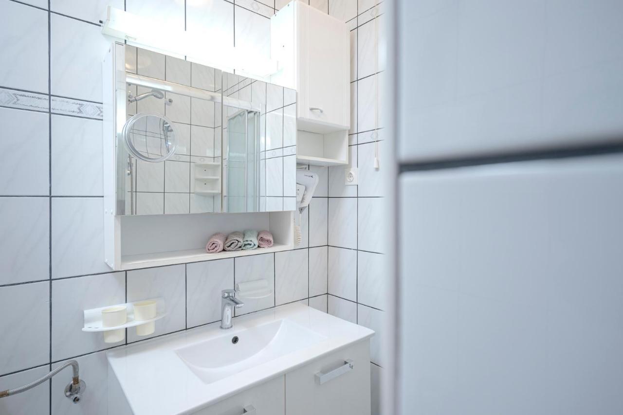 Apartment Nela Kalina Jelsa  Extérieur photo