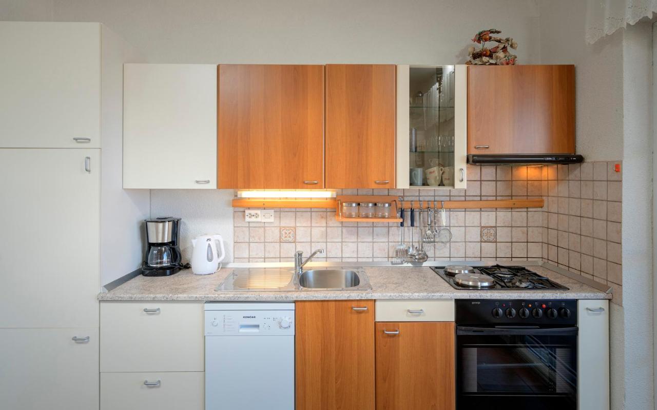 Apartment Nela Kalina Jelsa  Extérieur photo