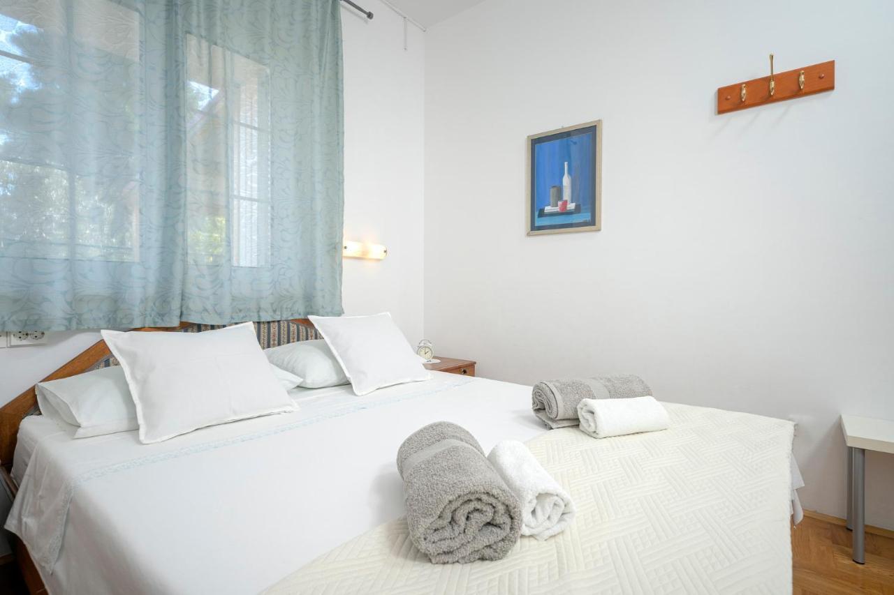 Apartment Nela Kalina Jelsa  Extérieur photo