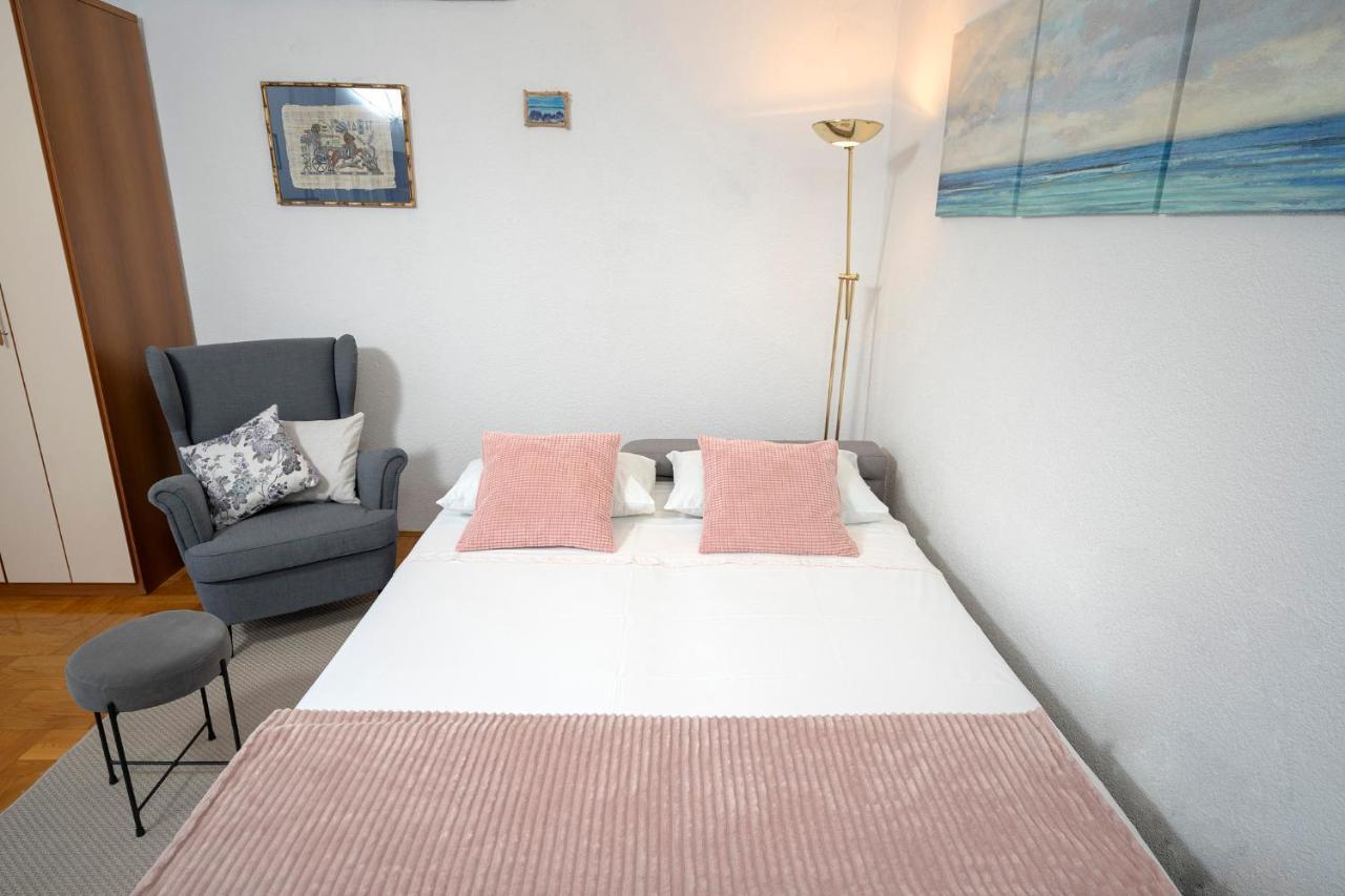 Apartment Nela Kalina Jelsa  Extérieur photo